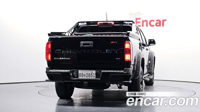 Chevrolet (GM Daewoo) Colorado 3.6 Z71-X Midnight 4WD - фото 3