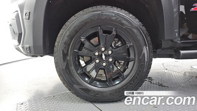 Chevrolet (GM Daewoo) Colorado 3.6 Z71-X Midnight 4WD - фото 4