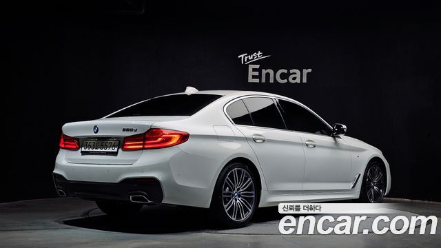 BMW 5-Series G30 520d M Sport Package Plus - фото 1