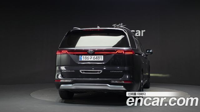 Kia Carnival 4-го поколения 7-Seater Signature - фото 3