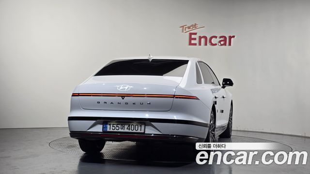 Hyundai Grandeur GN7, гибрид Calligraphy - фото 2