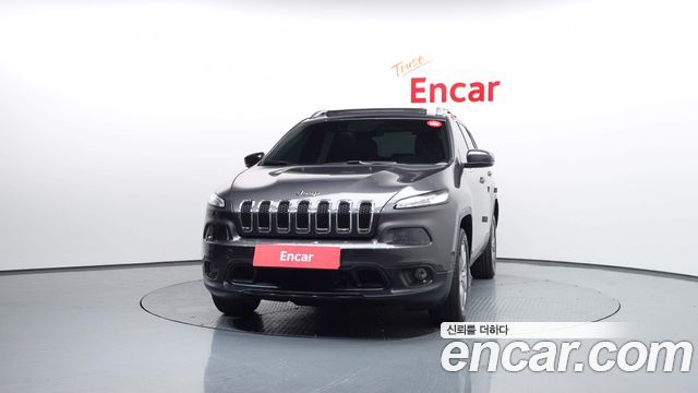Jeep Cherokee KL 2.4 Longitude High AWD - фото 2