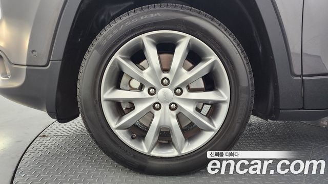 Jeep Cherokee KL 2.4 Longitude High AWD - фото 4