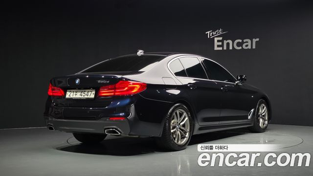 BMW 5-Series G30 520d M Sport Package Plus - фото 1