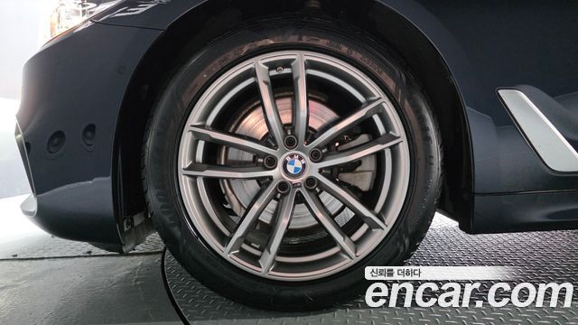 BMW 5-Series G30 520d M Sport Package Plus - фото 4