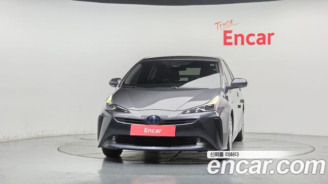 Toyota Prius 4-го поколения 1.8 E - фото 2