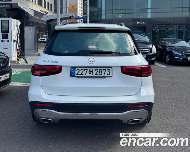 Mercedes-Benz GLB-Class X247 GLB220 - фото 3