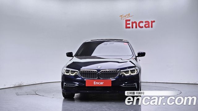 BMW 5-Series G30 520d Luxury Plus - фото 2