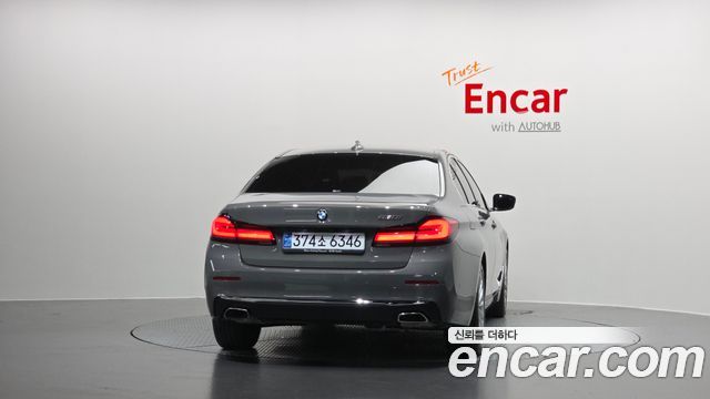 BMW 5-Series G30 530i Luxury - фото 3