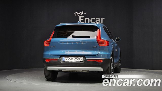 Volvo XC40 B4 Ultra Bright - фото 3