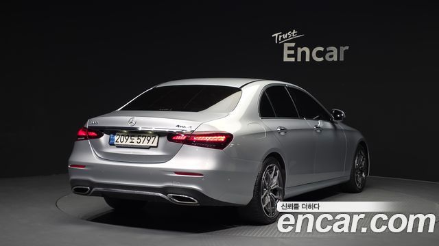 Mercedes-Benz E-Class W213 E220d 4MATIC AMG Line - фото 1