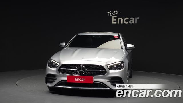 Mercedes-Benz E-Class W213 E220d 4MATIC AMG Line - фото 2