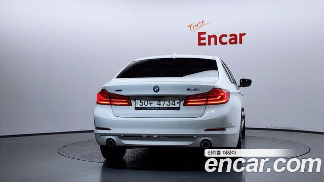 BMW 5-Series G30 530i xDrive Luxury Plus - фото 3