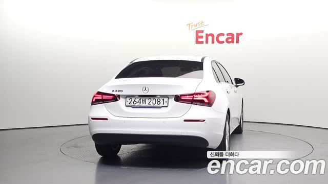 Mercedes-Benz A-Class W177 A220 Sedan - фото 3