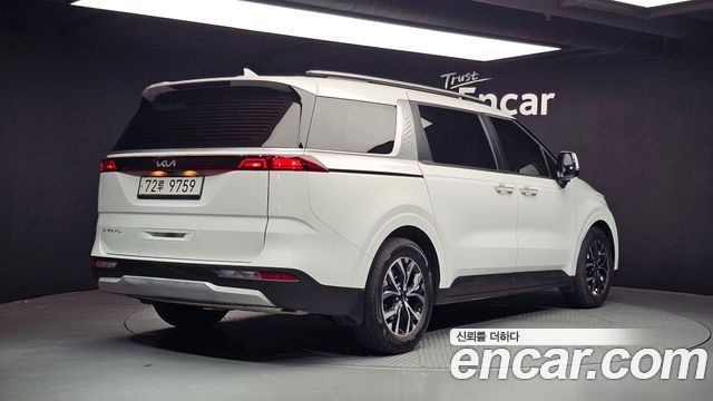 Kia Carnival 4-го поколения 11-Seater Prestige - фото 1