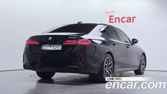 BMW 5-Series G60 523d M Sport - фото 1