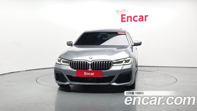 BMW 5-Series G30 520i M Sport - фото 1
