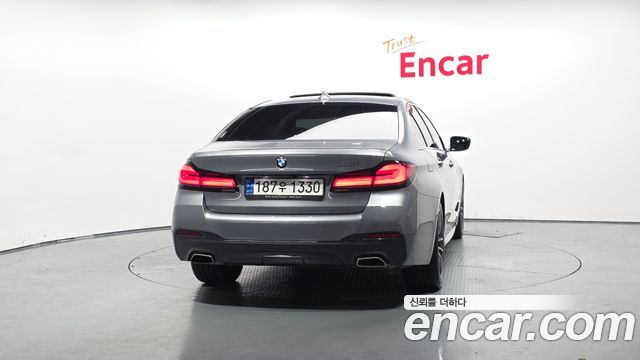 BMW 5-Series G30 520i M Sport - фото 2
