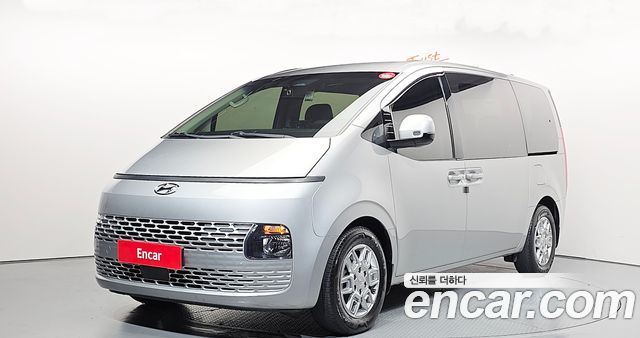 Hyundai Staria 4WD Tourer 9-Seater Modern - фото 0