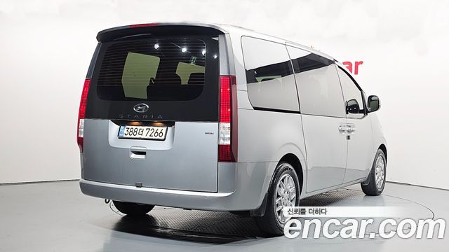 Hyundai Staria 4WD Tourer 9-Seater Modern - фото 1