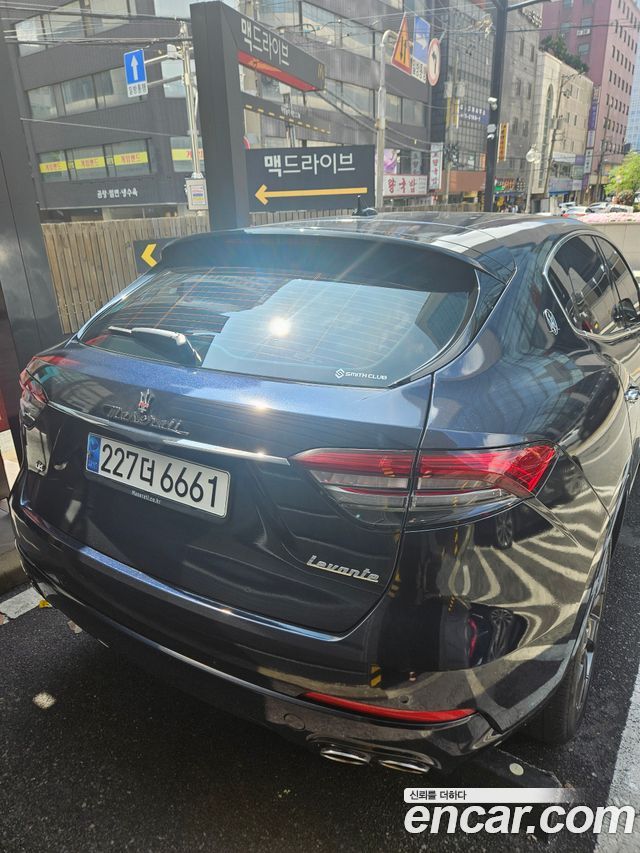 Maserati Levante 3.0 Diesel AWD GranLusso - фото 3