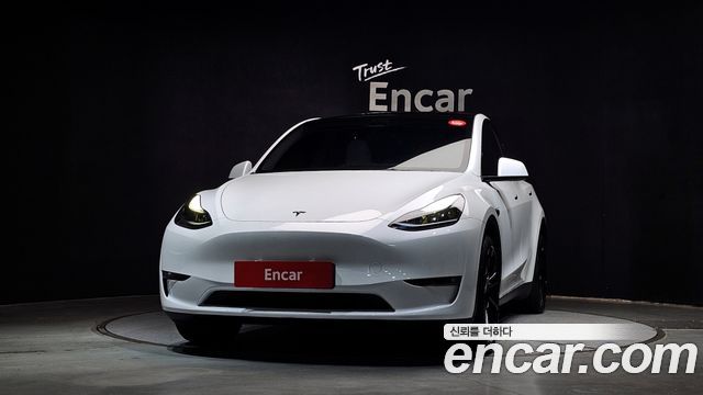 Tesla Model Y Long Range AWD - фото 2