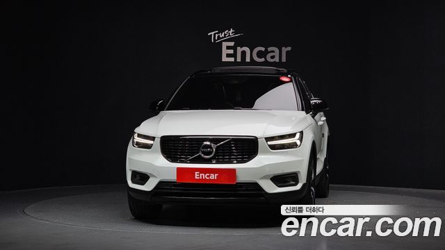Volvo XC40 B4 R-Design - фото 2