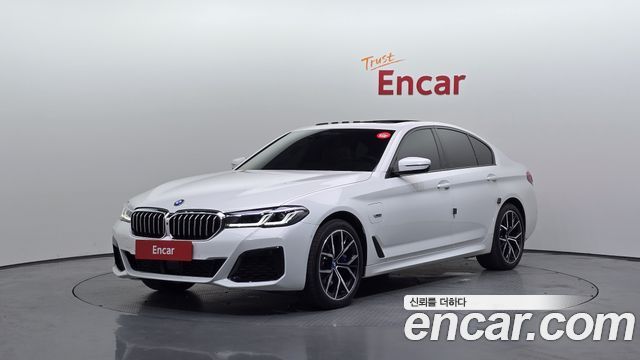 BMW 5-Series G30 530e M Sport - фото 0