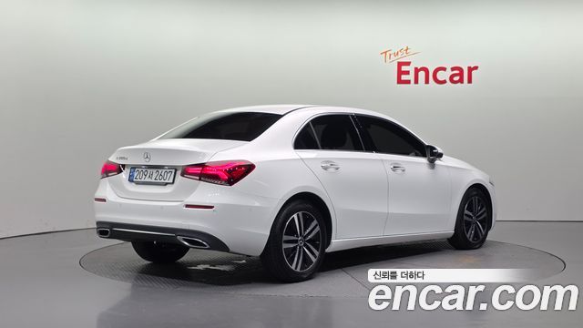 Mercedes-Benz A-Class W177 A200d Sedan - фото 1
