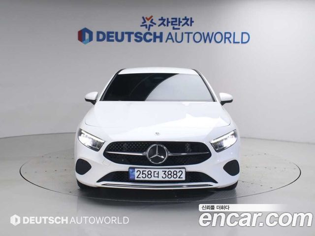 Mercedes-Benz A-Class W177 A220 Sedan - фото 2