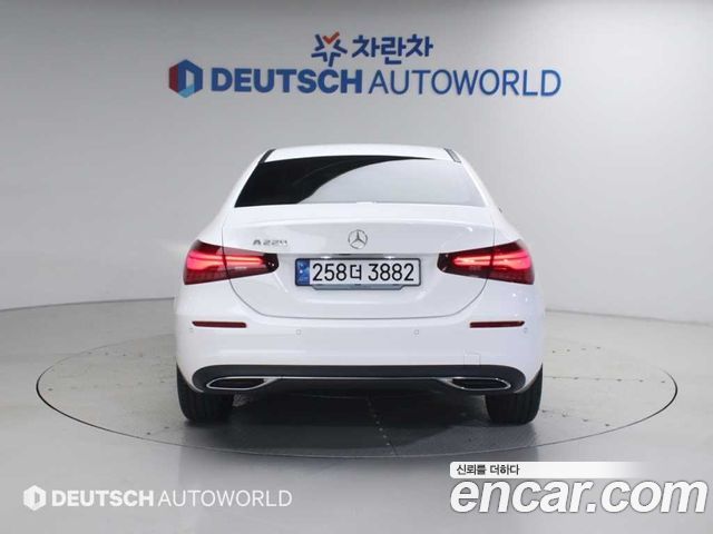 Mercedes-Benz A-Class W177 A220 Sedan - фото 3