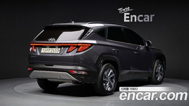 Hyundai Tucson NX4, гибрид Inspiration 2WD - фото 1