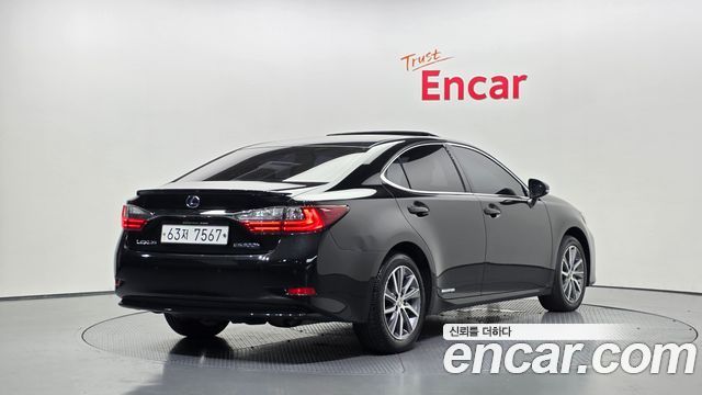 Lexus ES Supreme XV60 - фото 1