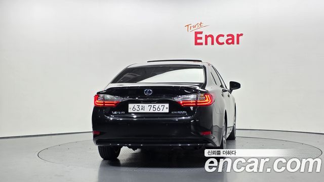 Lexus ES Supreme XV60 - фото 3