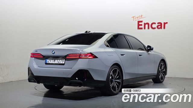 BMW 5-Series G60 530i xDrive M Sport - фото 1