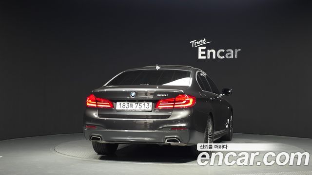 BMW 5-Series G30 530i M Sport Package Plus - фото 3
