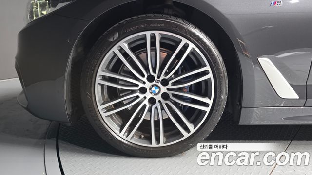 BMW 5-Series G30 530i M Sport Package Plus - фото 4