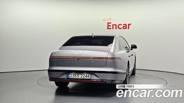 Hyundai Grandeur GN7, гибрид Calligraphy - фото 3