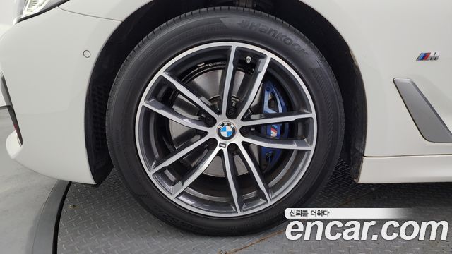 BMW 5-Series G30 523d M Sport - фото 4