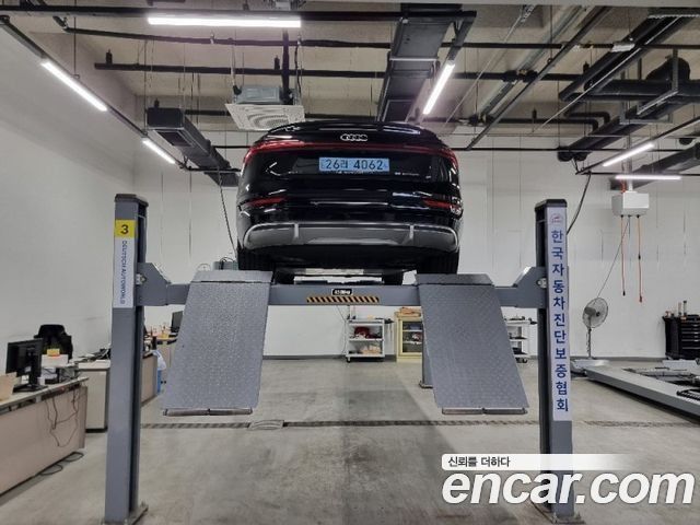 Audi e-tron 55 Quattro Sportback - фото 1