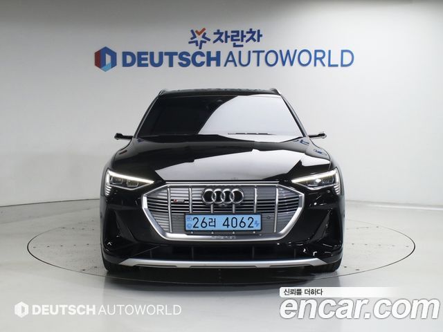 Audi e-tron 55 Quattro Sportback - фото 2