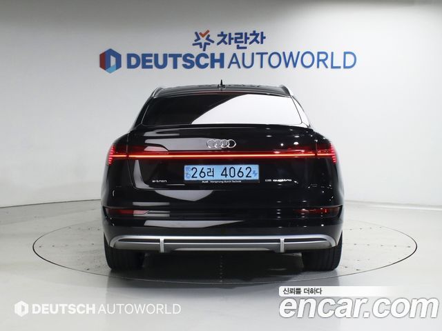 Audi e-tron 55 Quattro Sportback - фото 3