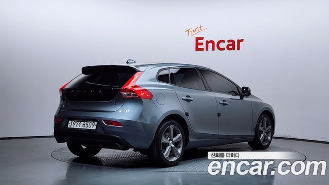 Volvo V40 D3 2nd - фото 1
