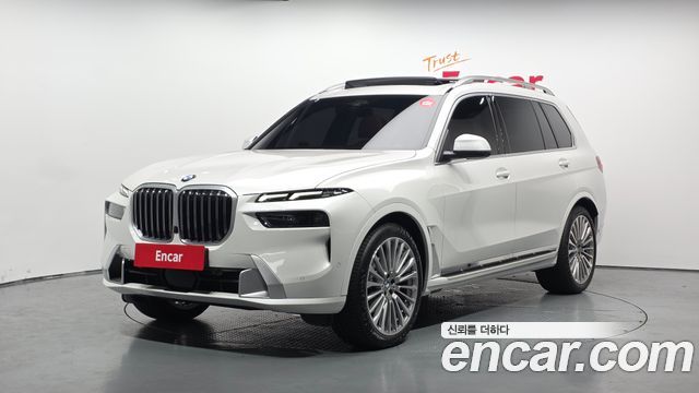 BMW X7 G07 xDrive 40i Design Pure Excellence 6-Seater - фото 0