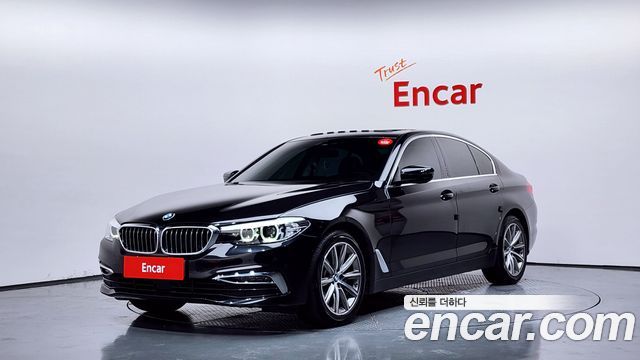 BMW 5-Series G30 520i Luxury - фото 0