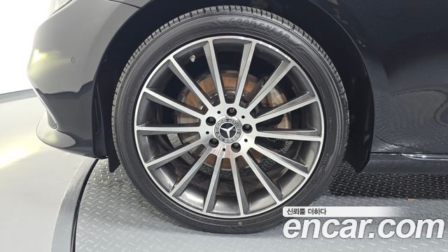 Mercedes-Benz E-Class W213 E220d Exclusive - фото 4