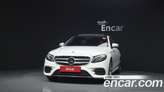 Mercedes-Benz E-Class W213 E300 4MATIC AMG Line - фото 2