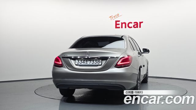 Mercedes-Benz C-Class W205 C200 - фото 3