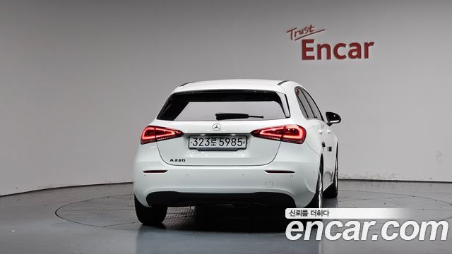 Mercedes-Benz A-Class W177 A220 Hatchback - фото 2