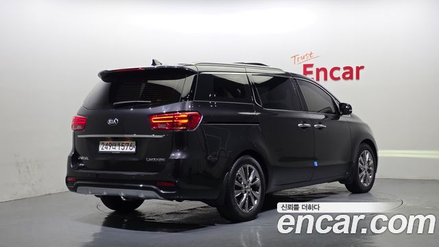 Kia Carnival Новый Gasoline 7-Seater Limousine President - фото 1